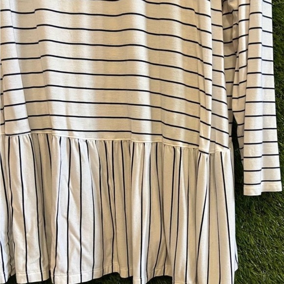 ON Striped Peplum Knit Top - Picture 3 of 4